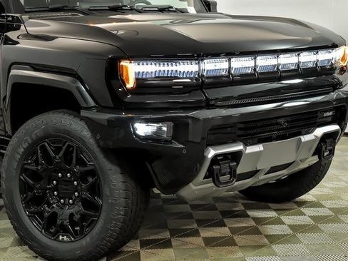 New 2025 GMC Hummer EV 3X image 2