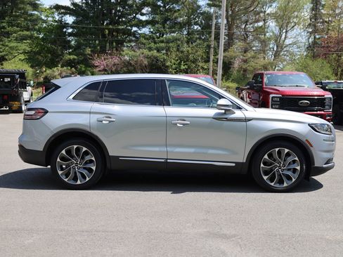 Used 2023 Lincoln Nautilus Reserve AWD/4WD image 4