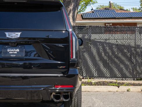 Used 2026 Cadillac Escalade V AWD/4WD image 28