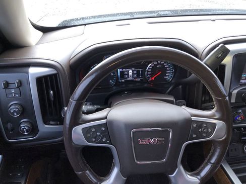 Used 2018 GMC Sierra 1500 SLT image 18