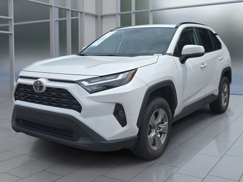 Used 2025 Toyota RAV4 XLE w/ Convenience Package AWD/4WD image 1