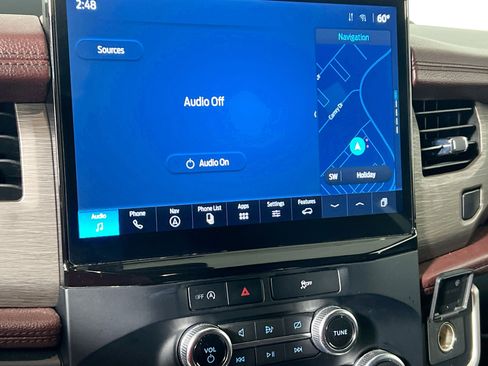 Used 2024 Ford Expedition Limited image 28