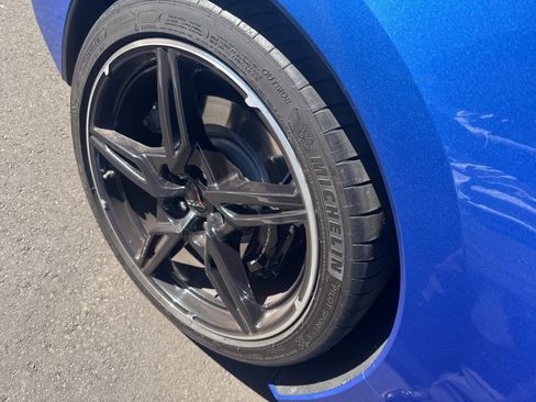 Used 2022 Chevrolet Corvette Stingray Convertible w/ Z51 Performance Package image 9