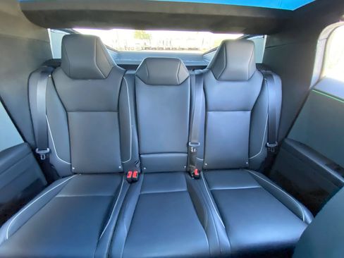 Used 2024 Tesla Cybertruck AWD Crew Cab image 35
