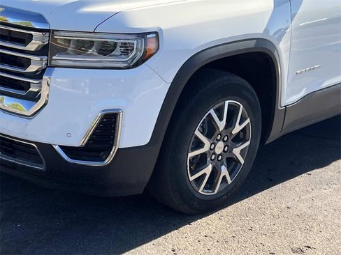 Certified 2023 GMC Acadia SLE w/ Driver Convenience Package image 8