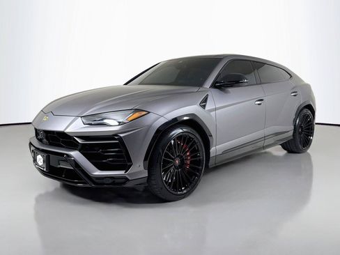 Used 2022 Lamborghini Urus AWD/4WD image 10
