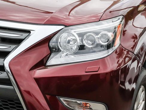 Used 2018 Lexus GX 460 Premium w/ Premium Package AWD/4WD image 2