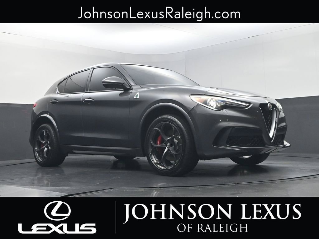 Used 2018 Alfa Romeo Stelvio Quadrifoglio w/ Driver Assist Dynamic Package AWD/4WD image 16