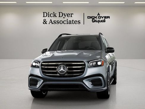 Used 2025 Mercedes-Benz GLS 450 4MATIC image 33
