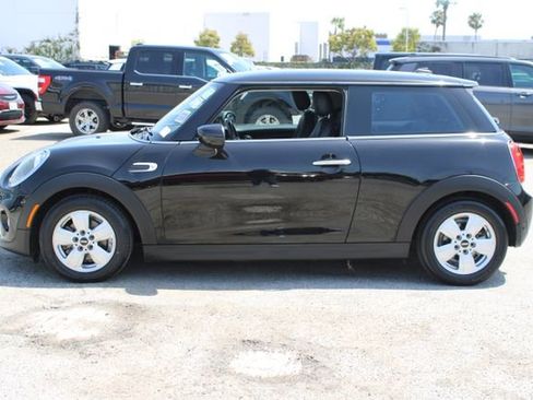 Used 2020 MINI Cooper 2-Door Hardtop FWD image 7