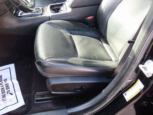 Used 2019 Chrysler 300 Touring L w/ Quick Order Package 22F image 35