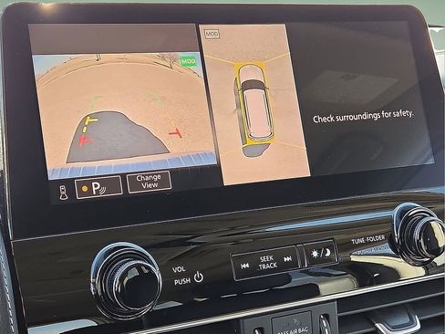 Used 2024 INFINITI QX80 Luxe image 25