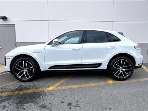Certified 2026 Porsche Macan AWD/4WD image 2