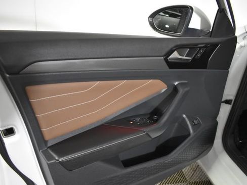 Used 2025 Volkswagen Jetta SEL FWD image 7