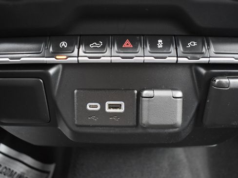 Certified 2022 Chevrolet Silverado 1500 Custom image 77