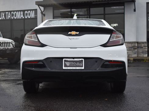 Used 2017 Chevrolet Volt Premier w/ Driver Confidence II Package image 10