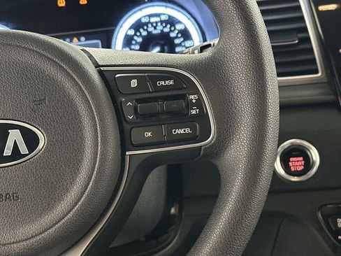 Used 2017 Kia Niro LX image 8