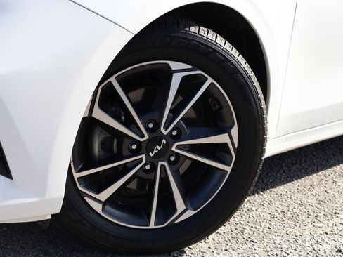 Used 2024 Kia Forte LXS w/ LXS Technology Package image 15