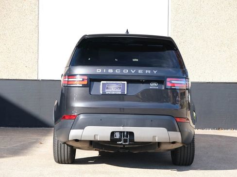 Used 2019 Land Rover Discovery HSE image 16