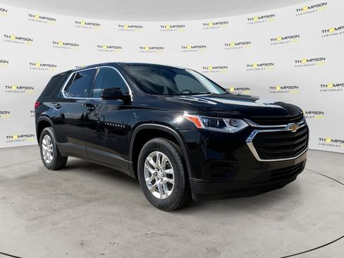 Used 2021 Chevrolet Traverse LS image 7