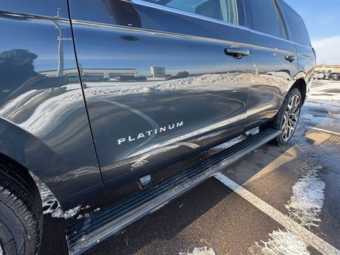Used 2025 Ford Expedition Platinum w/ Platinum Ultimate Package image 13
