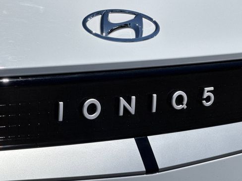 Used 2024 Hyundai Ioniq 5 SE RWD image 32