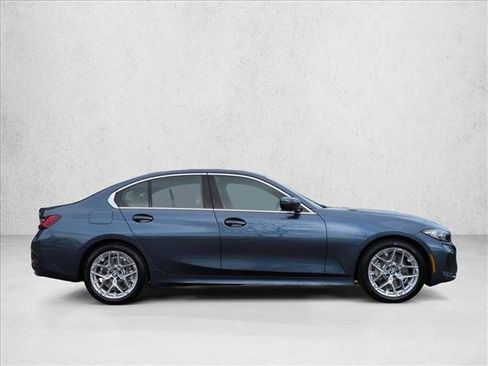 Used 2025 BMW 330i Sedan w/ Convenience Package image 4