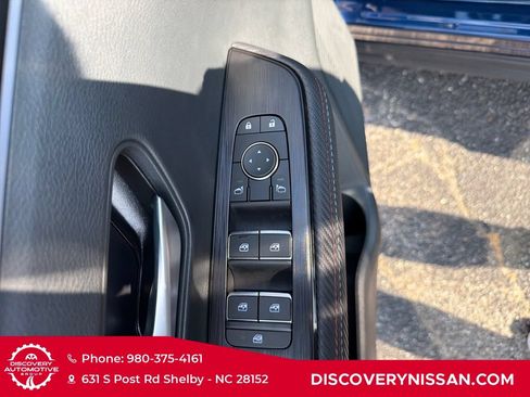 Certified 2025 Nissan Kicks SR FWD image 11