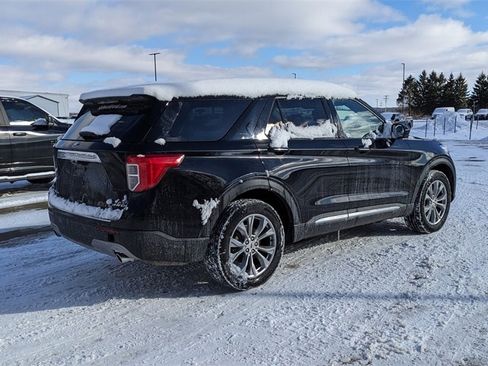 Used 2023 Ford Explorer Limited image 3