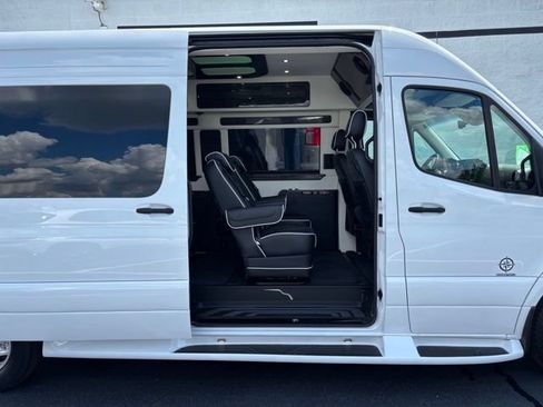 Used 2024 Mercedes-Benz Sprinter 3500 image 7