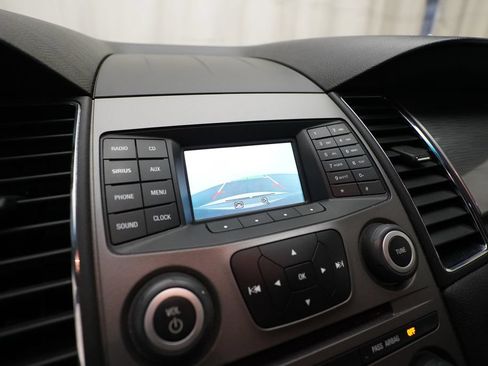 Used 2018 Ford Taurus SEL FWD image 21