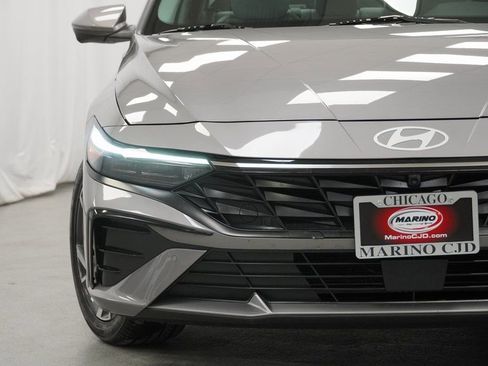 Used 2024 Hyundai Elantra Limited image 6