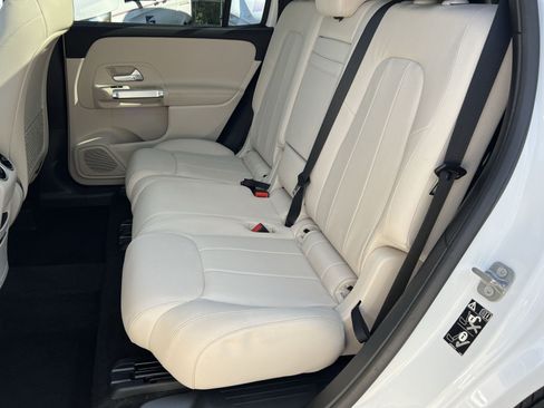 Used 2023 Mercedes-Benz GLB 250 4MATIC image 30