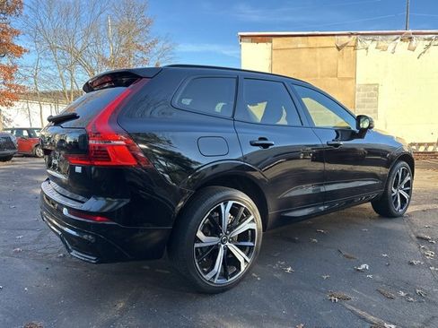 Certified 2023 Volvo XC60 T8 Ultimate w/ Climate Package image 3