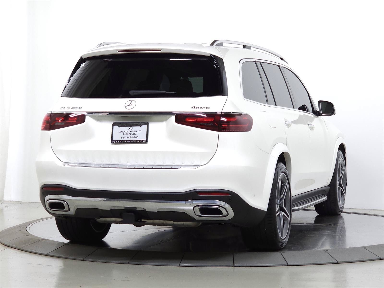 Used 2024 Mercedes-Benz GLS 450 4MATIC image 11