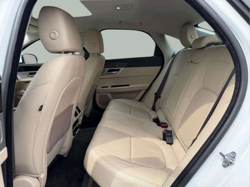 Used 2018 Jaguar XF Prestige AWD/4WD image 23