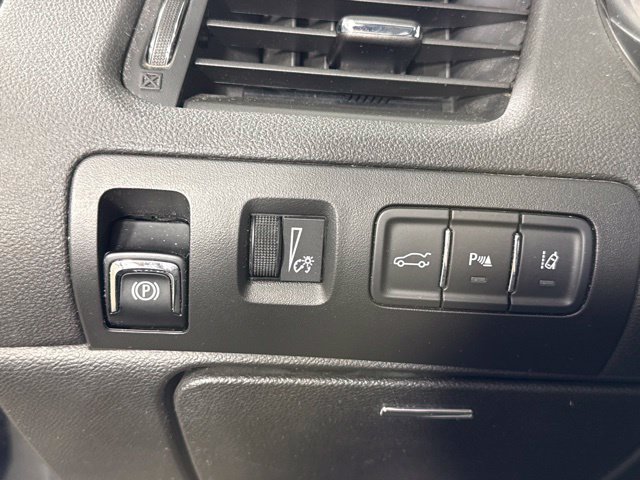 Used 2015 Chevrolet Impala LTZ FWD image 21