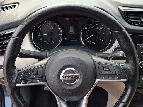 Used 2021 Nissan Rogue Sport SV image 16