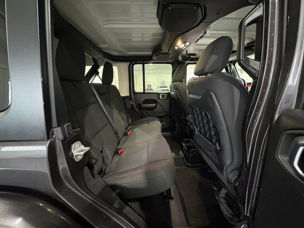 Used 2021 Jeep Wrangler Unlimited Rubicon AWD/4WD image 44