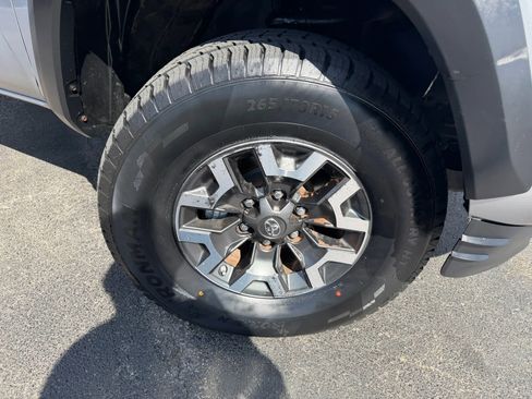 Used 2019 Toyota Tacoma TRD Off-Road image 48