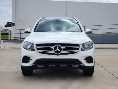 Used 2018 Mercedes-Benz GLC 300 4MATIC image 2