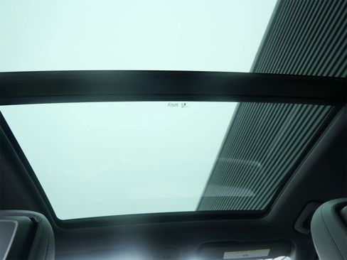 Certified 2025 Porsche Cayenne image 14