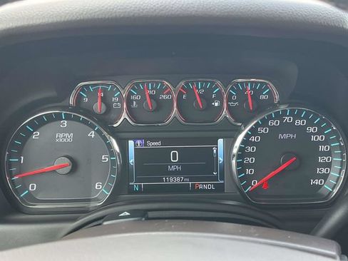 Used 2019 Chevrolet Suburban LT AWD/4WD image 35