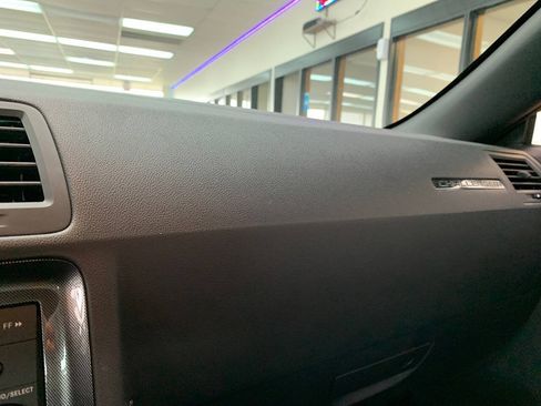 Used 2009 Dodge Challenger R/T RWD image 18