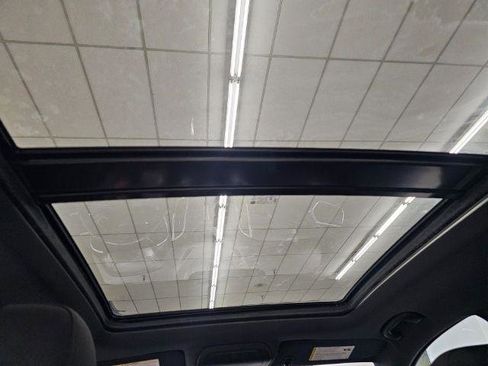 Used 2019 Chevrolet Equinox LT FWD image 35