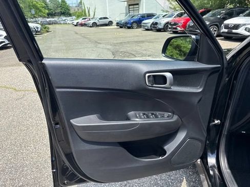 Used 2023 Hyundai Venue SEL FWD image 33