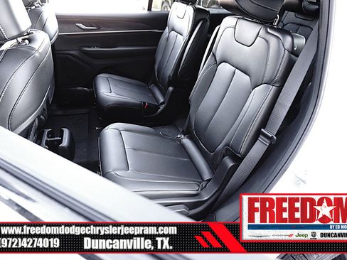 New 2025 Jeep Grand Cherokee L Limited image 14