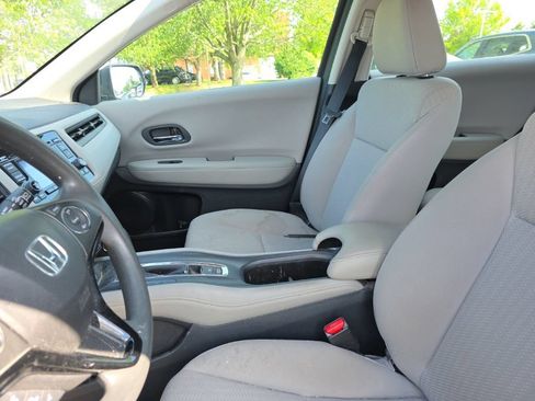 Used 2017 Honda HR-V LX image 21