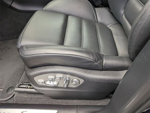 Used 2022 Porsche Macan S image 14