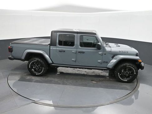 Used 2024 Jeep Gladiator Sport AWD/4WD image 28